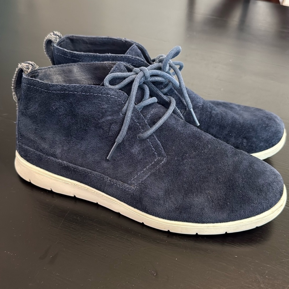 UGG Men's Navy Suede chukka‎ boots shoes
